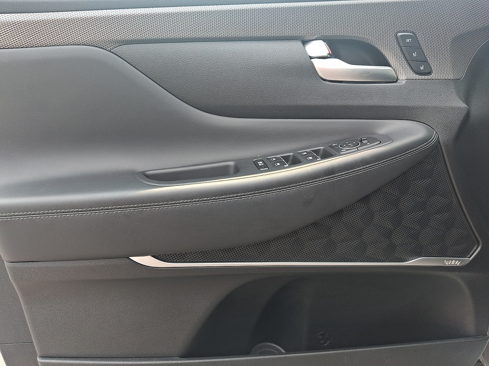 2020 Hyundai Santa Fe Limited - Photo 13