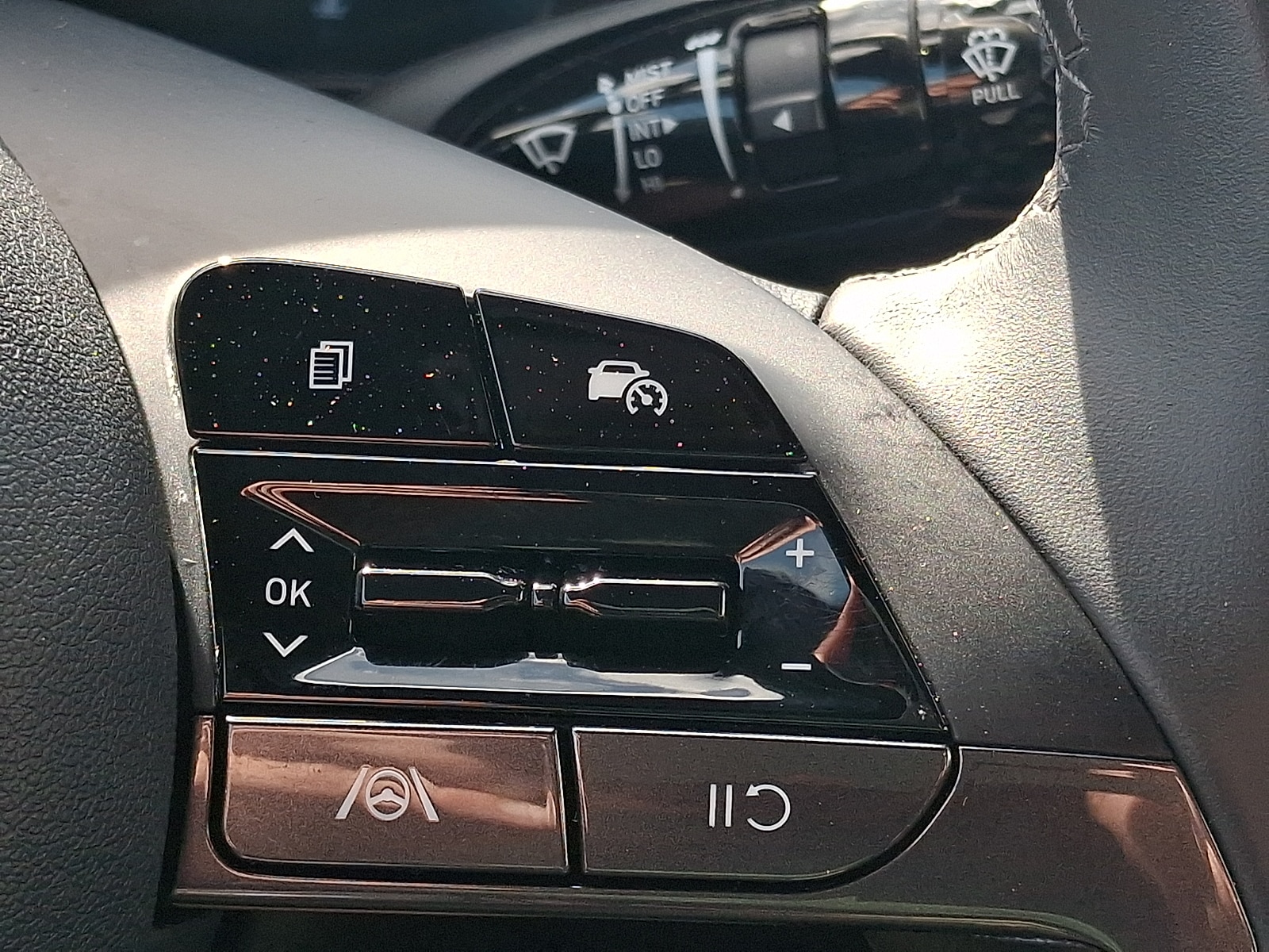 2025 Hyundai Elantra SEL - Photo 22