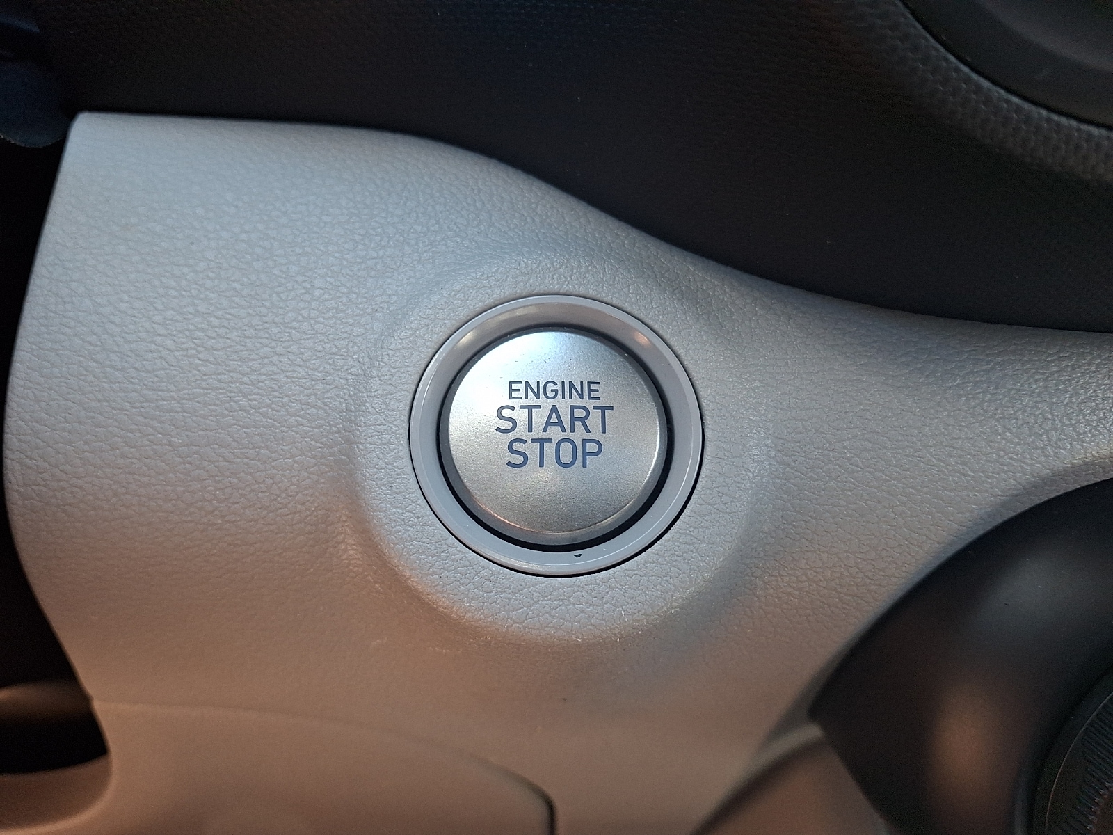 2025 Hyundai Venue SEL - Photo 24