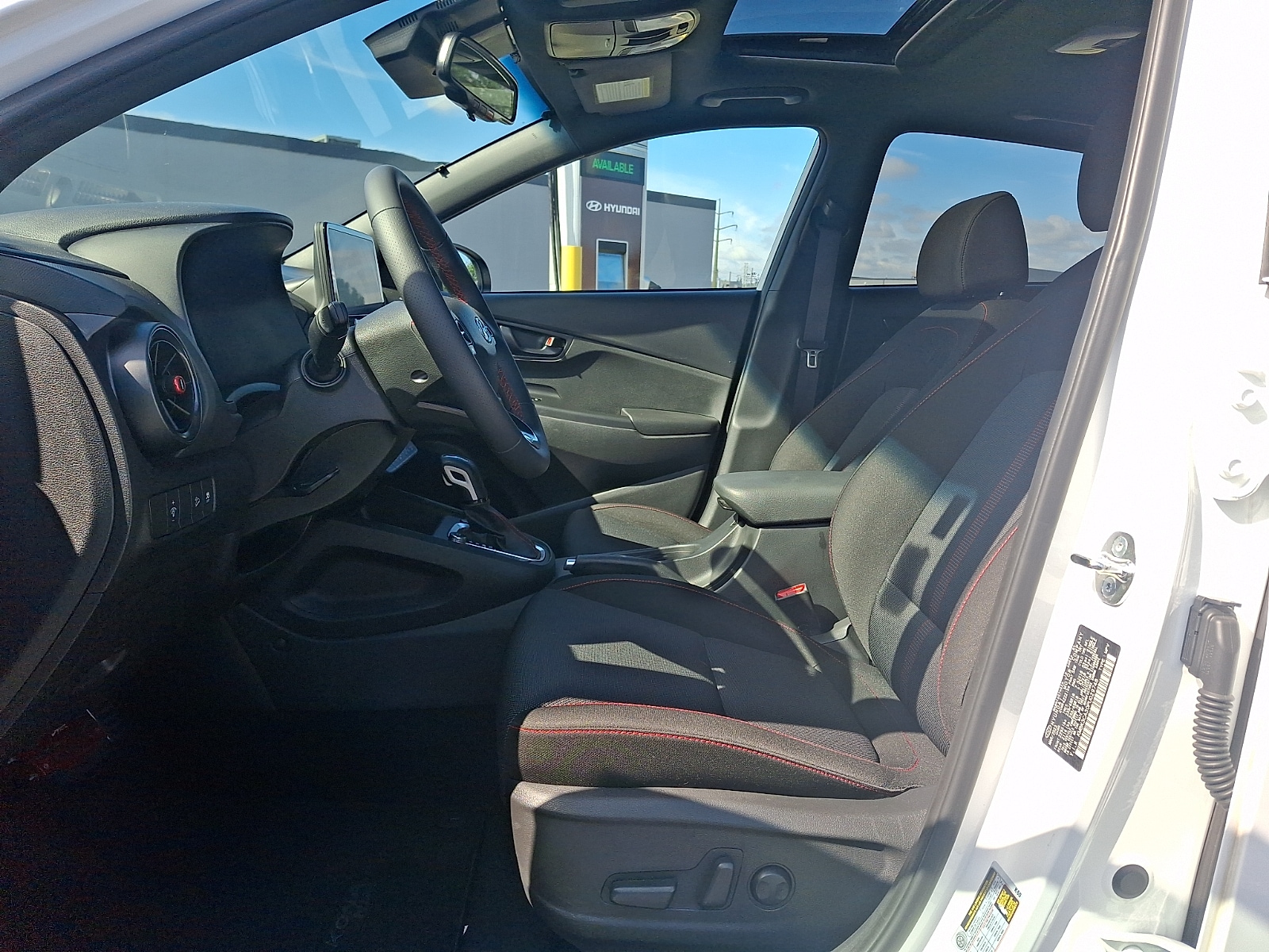 2023 Hyundai Kona N Line - Photo 13