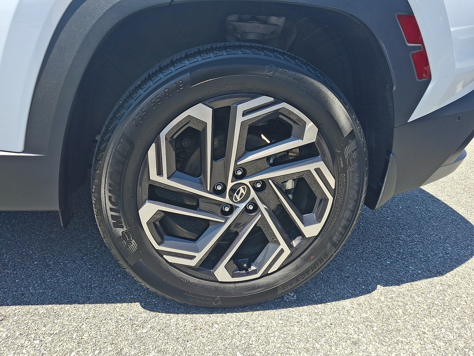 2025 Hyundai Tucson Limited - Photo 9
