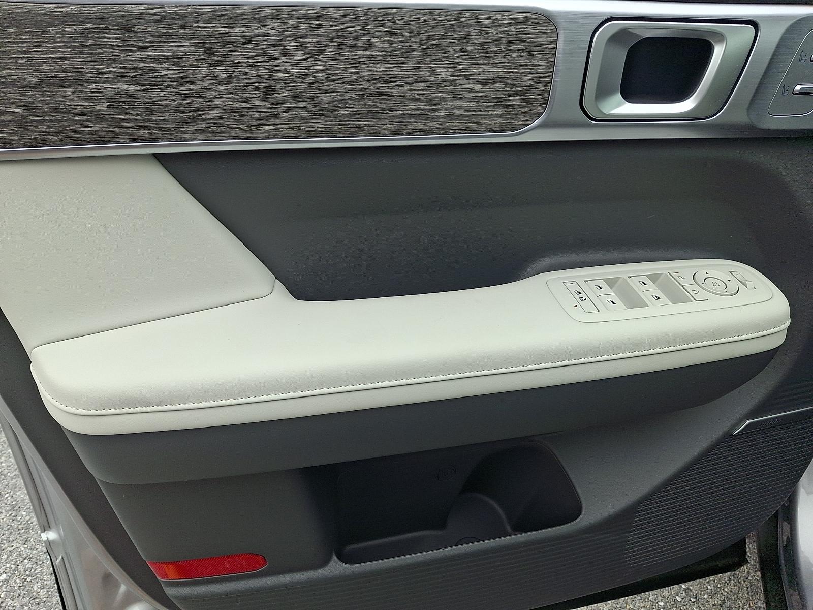 2026 Hyundai Santa Fe Limited - Photo 8
