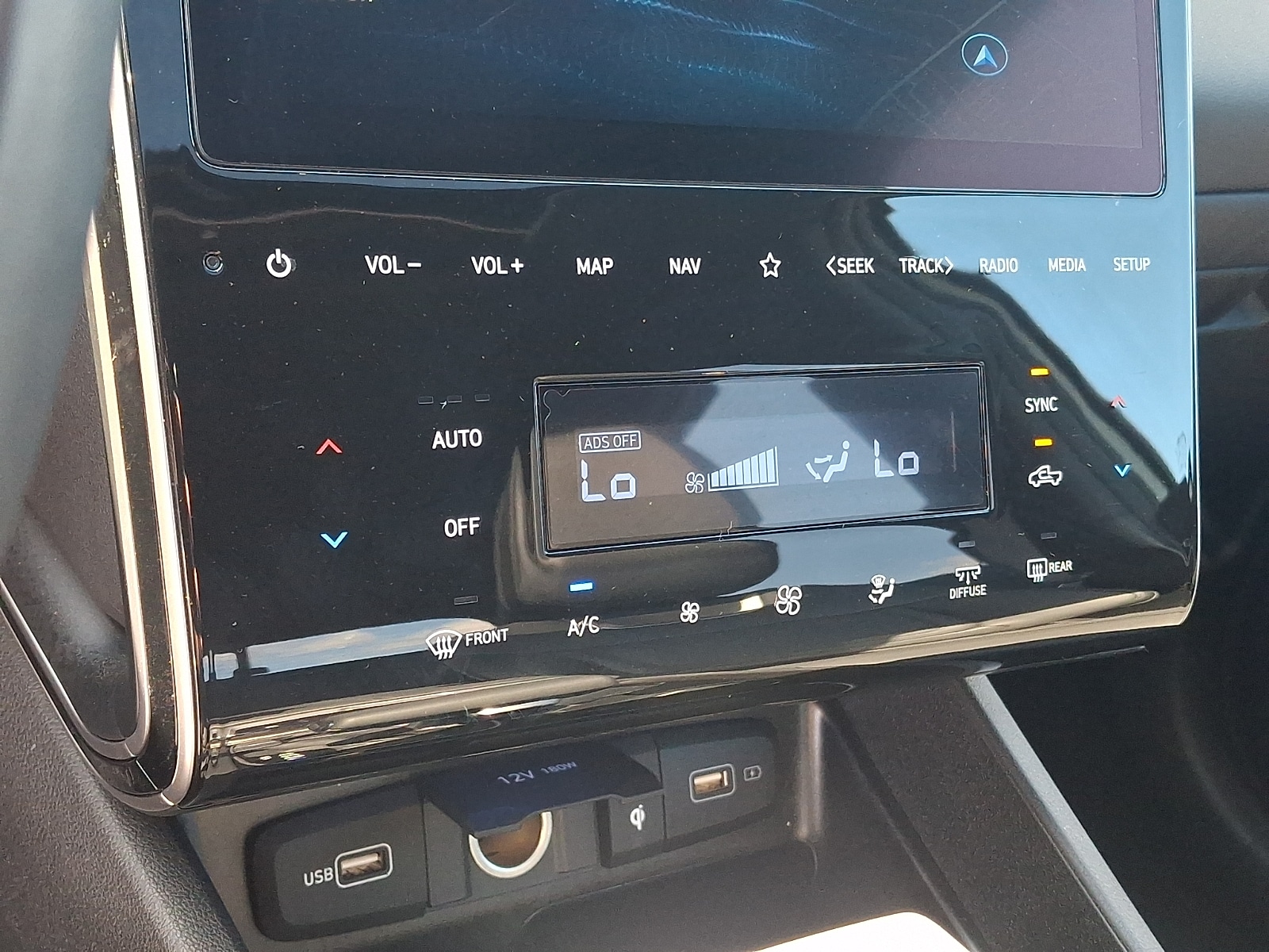 2024 Hyundai Santa Cruz Limited - Photo 17