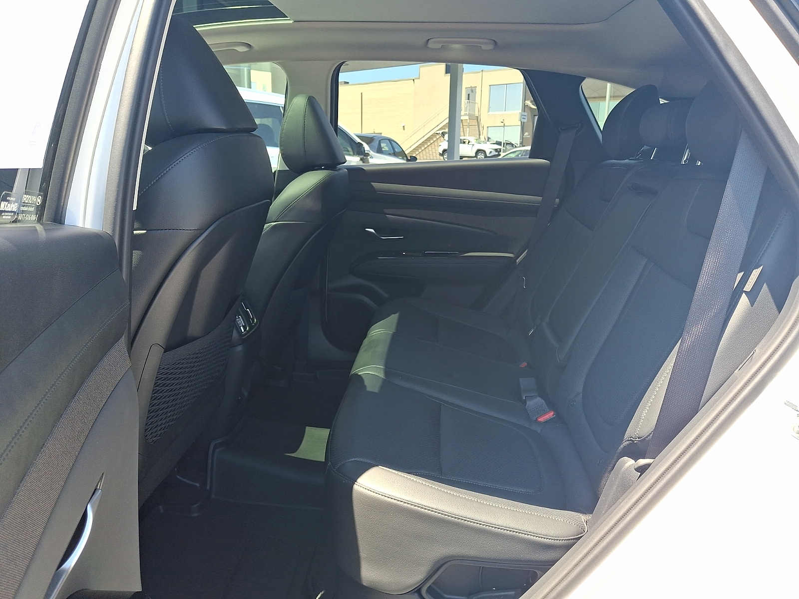 2025 Hyundai Tucson Limited - Photo 11