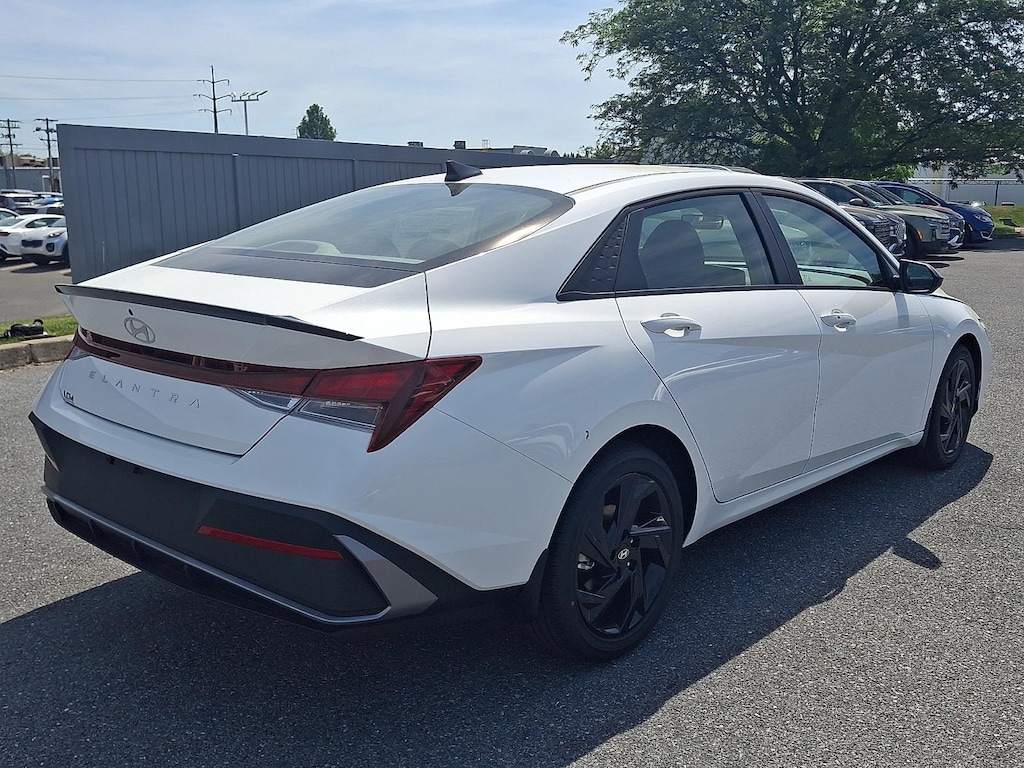 New 2026 Hyundai Elantra SEL Sport Sedan