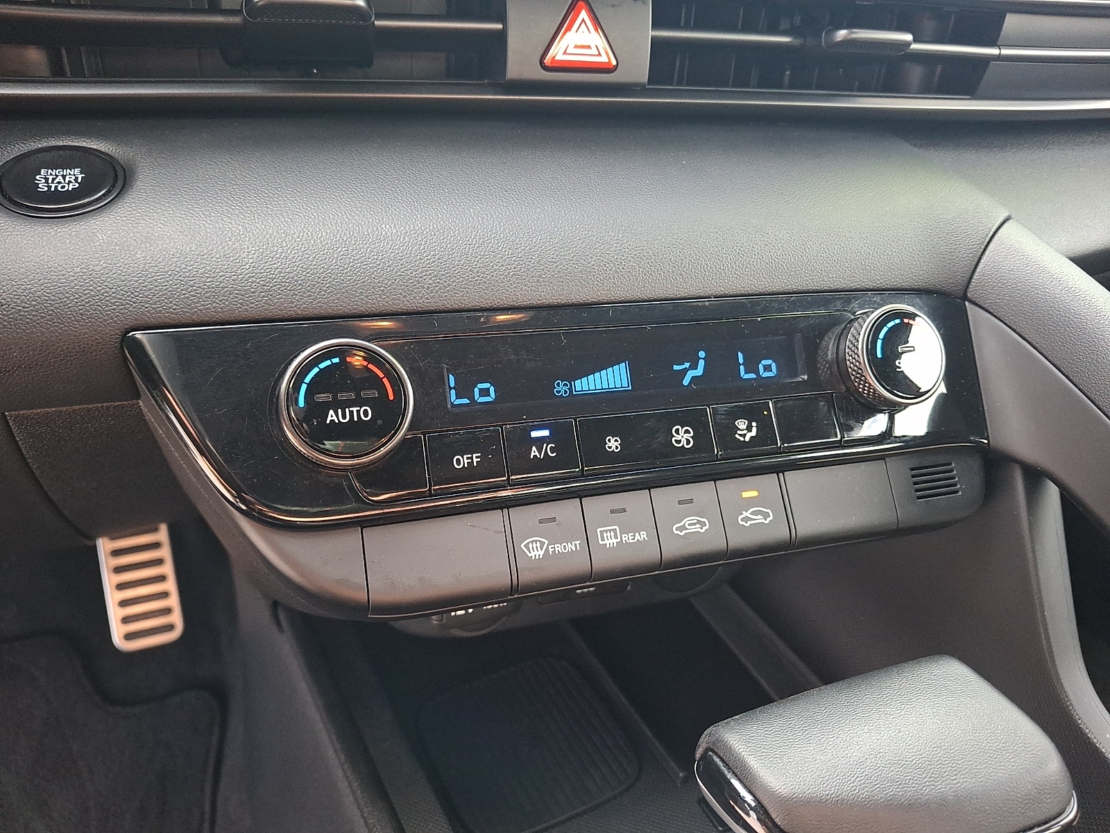 2025 Hyundai Elantra SEL - Photo 16