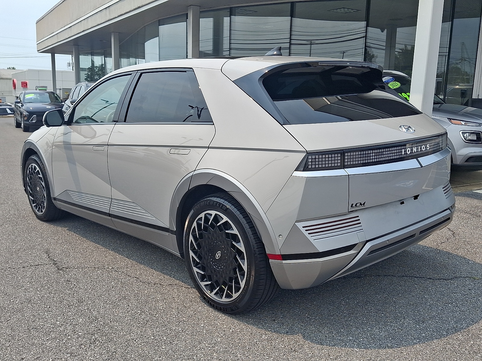2023 Hyundai IONIQ 5 Limited - Photo 7