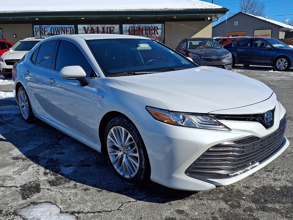 Used 2019 Toyota Camry Hybrid XLE Sedan
