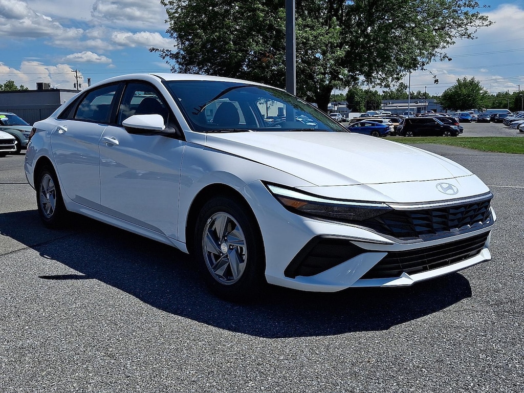 New 2026 Hyundai Elantra SE Sedan