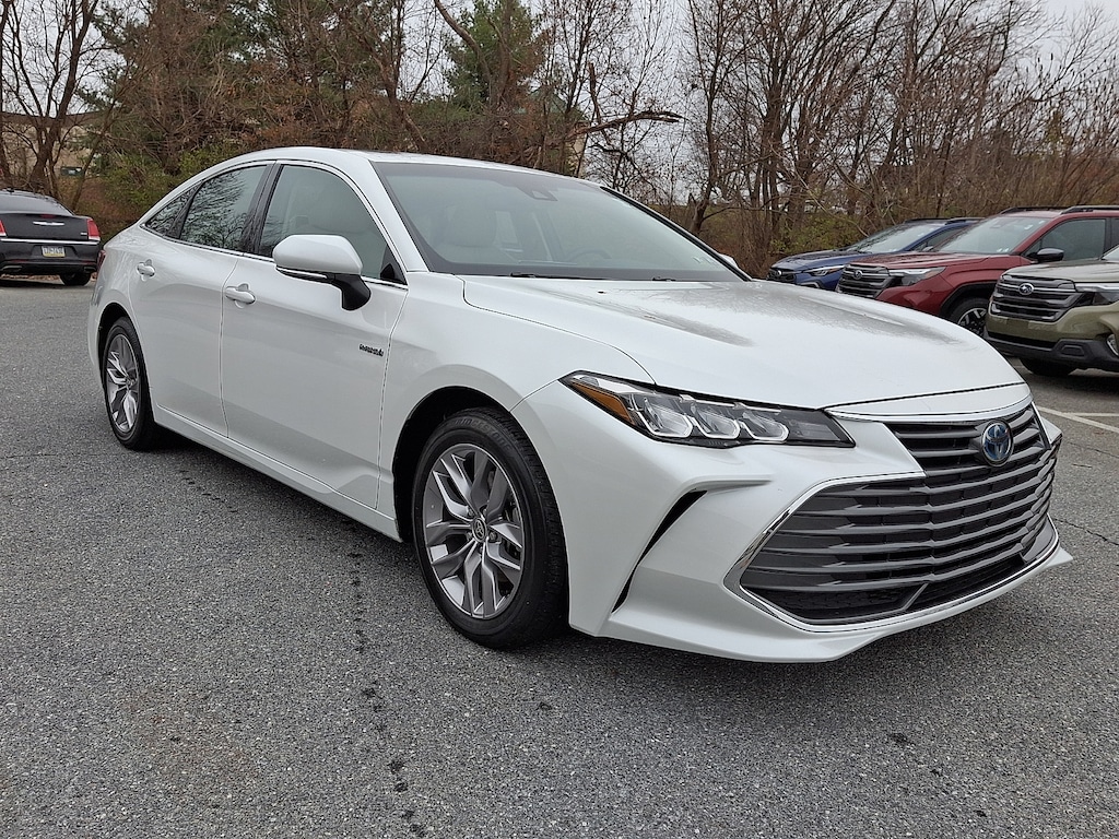 Used 2021 Toyota Avalon Hybrid XLE Sedan