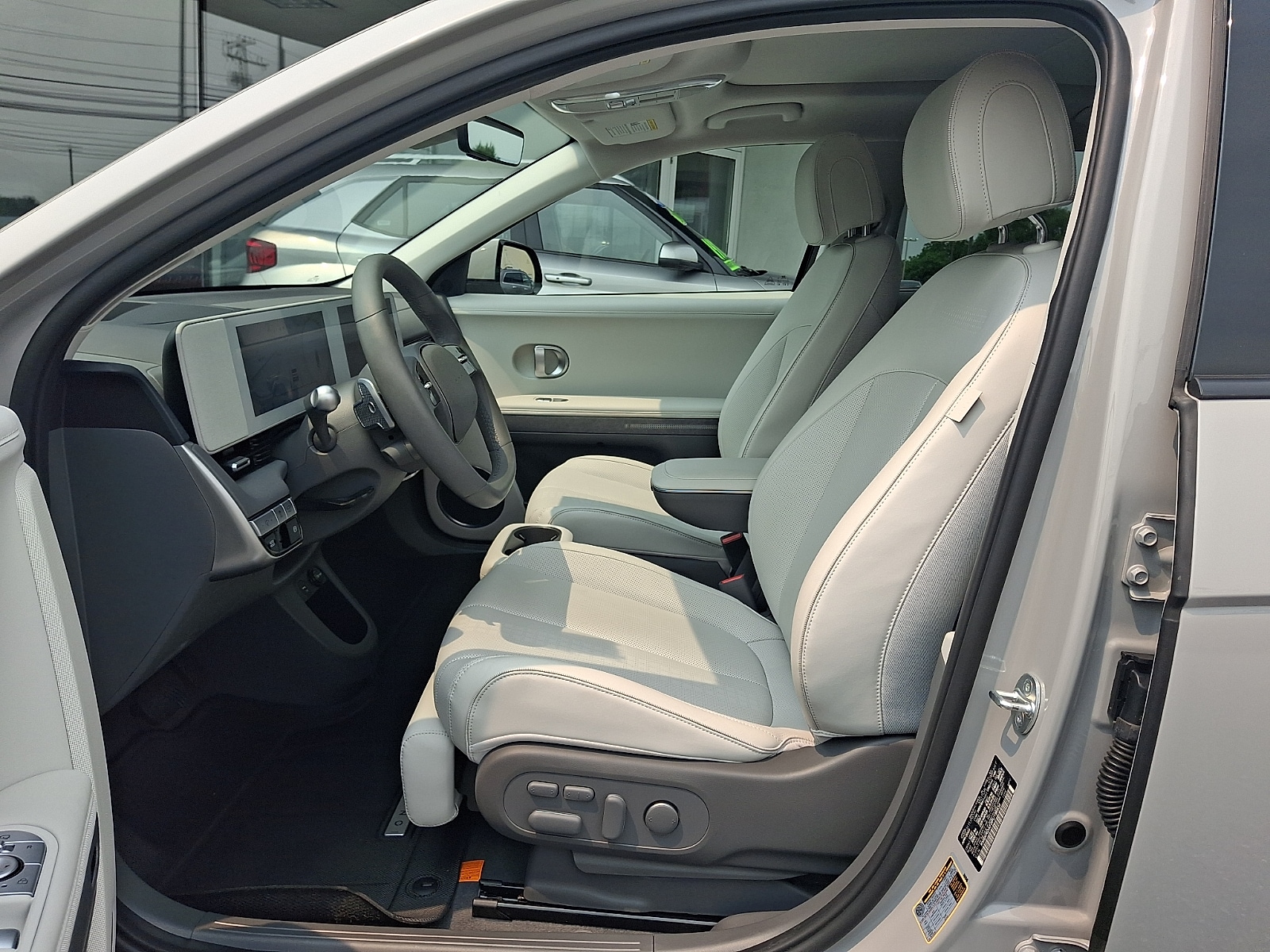2023 Hyundai IONIQ 5 Limited - Photo 14