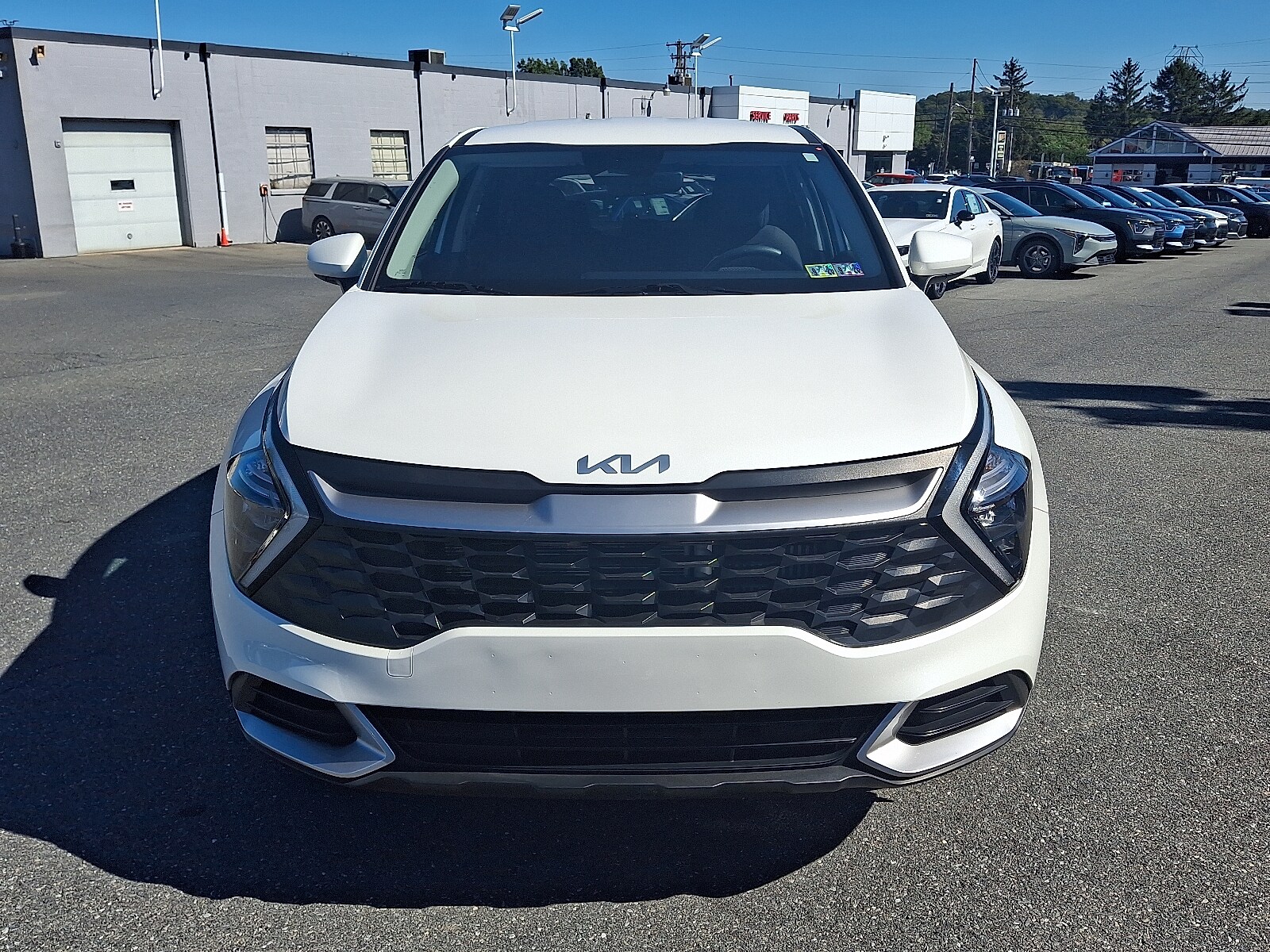 2023 Kia Sportage Hybrid LX photo 2