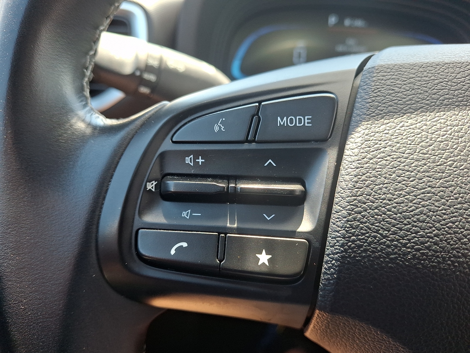 2025 Hyundai Venue SEL - Photo 22