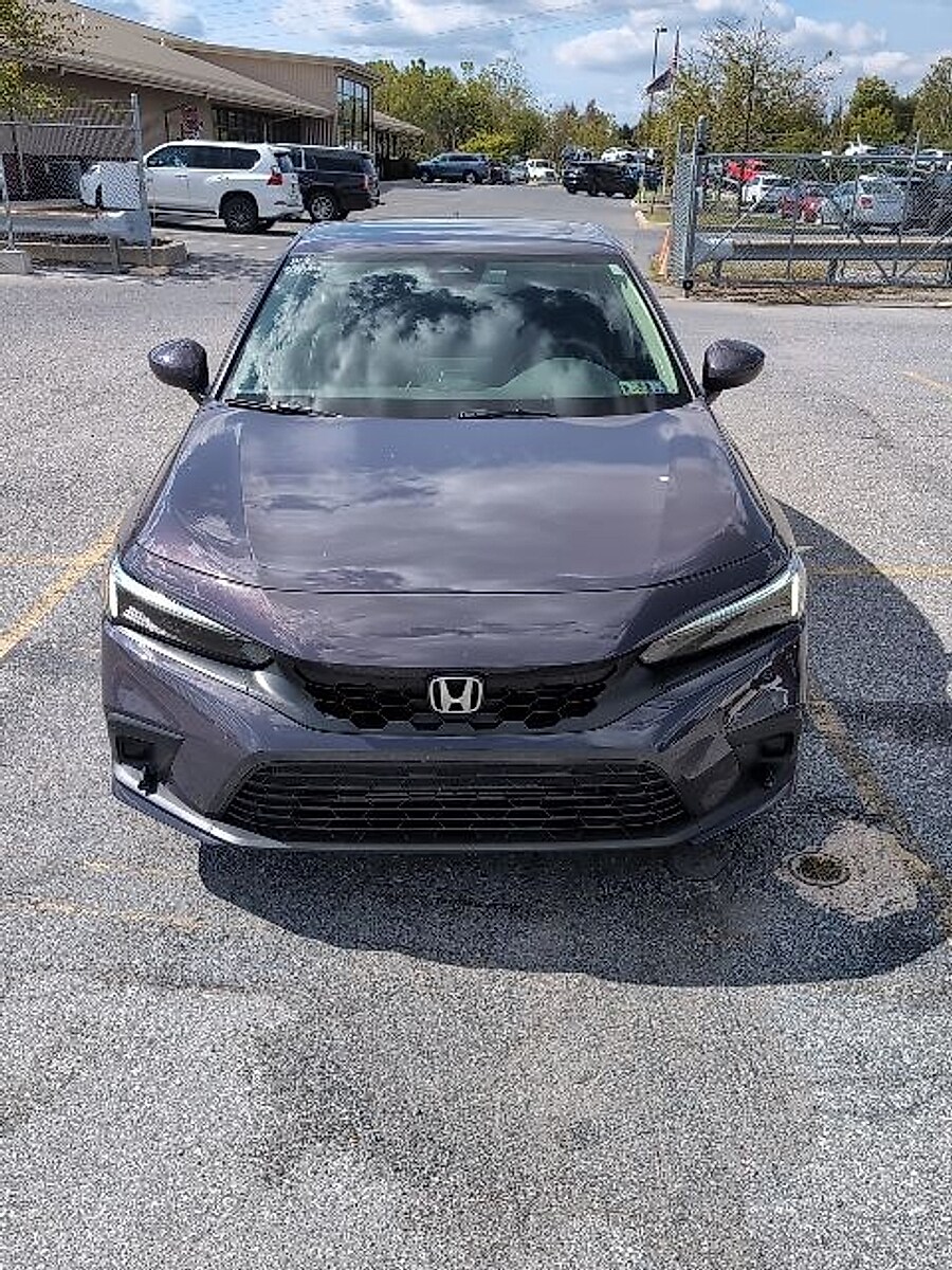 2024 Honda Civic Hatchback EX-L photo 2