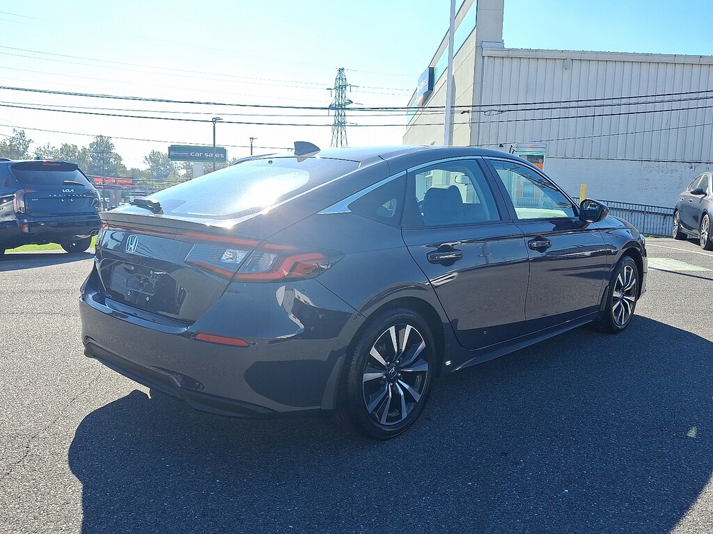 Used 2024 Honda Civic EX-L Hatchback