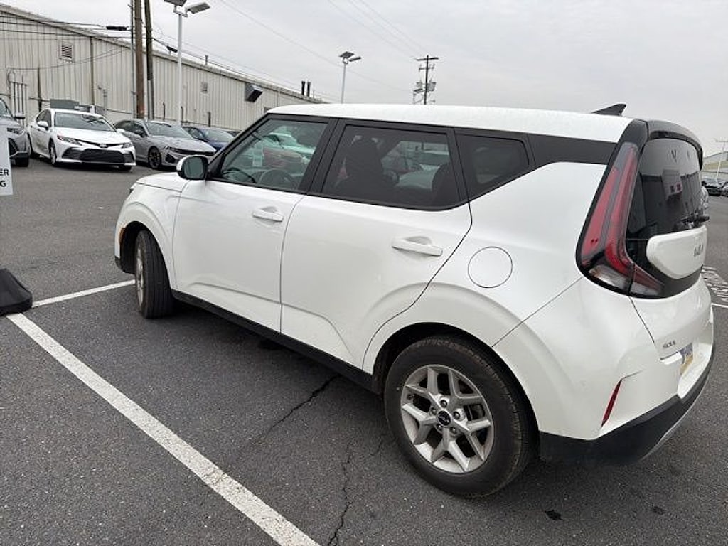 Certified 2023 Kia Soul LX Hatchback