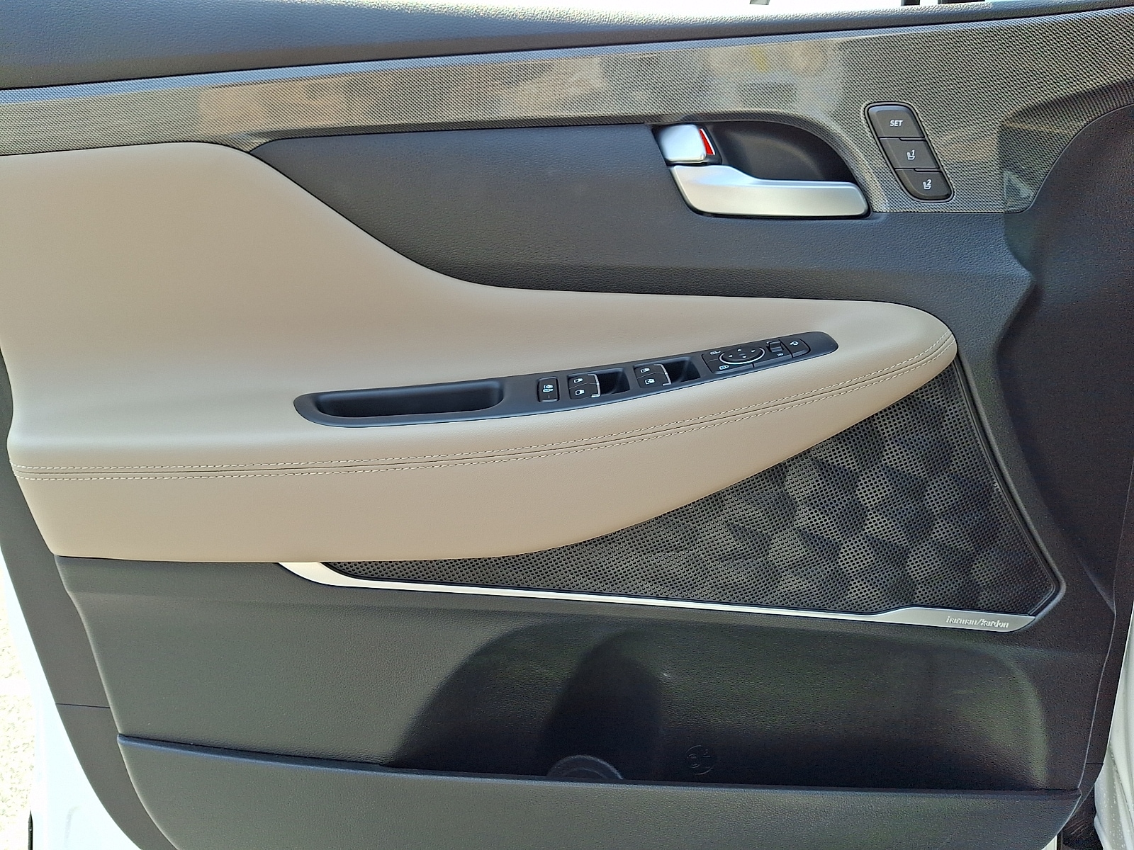 2021 Hyundai Santa Fe Limited - Photo 13
