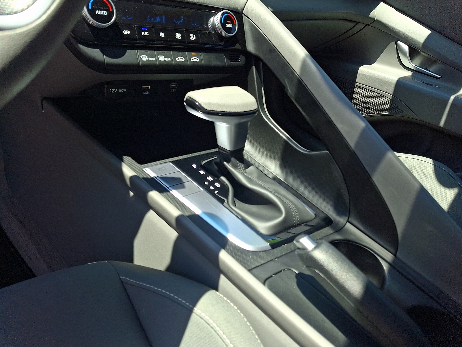 2024 Hyundai Elantra SEL - Photo 15