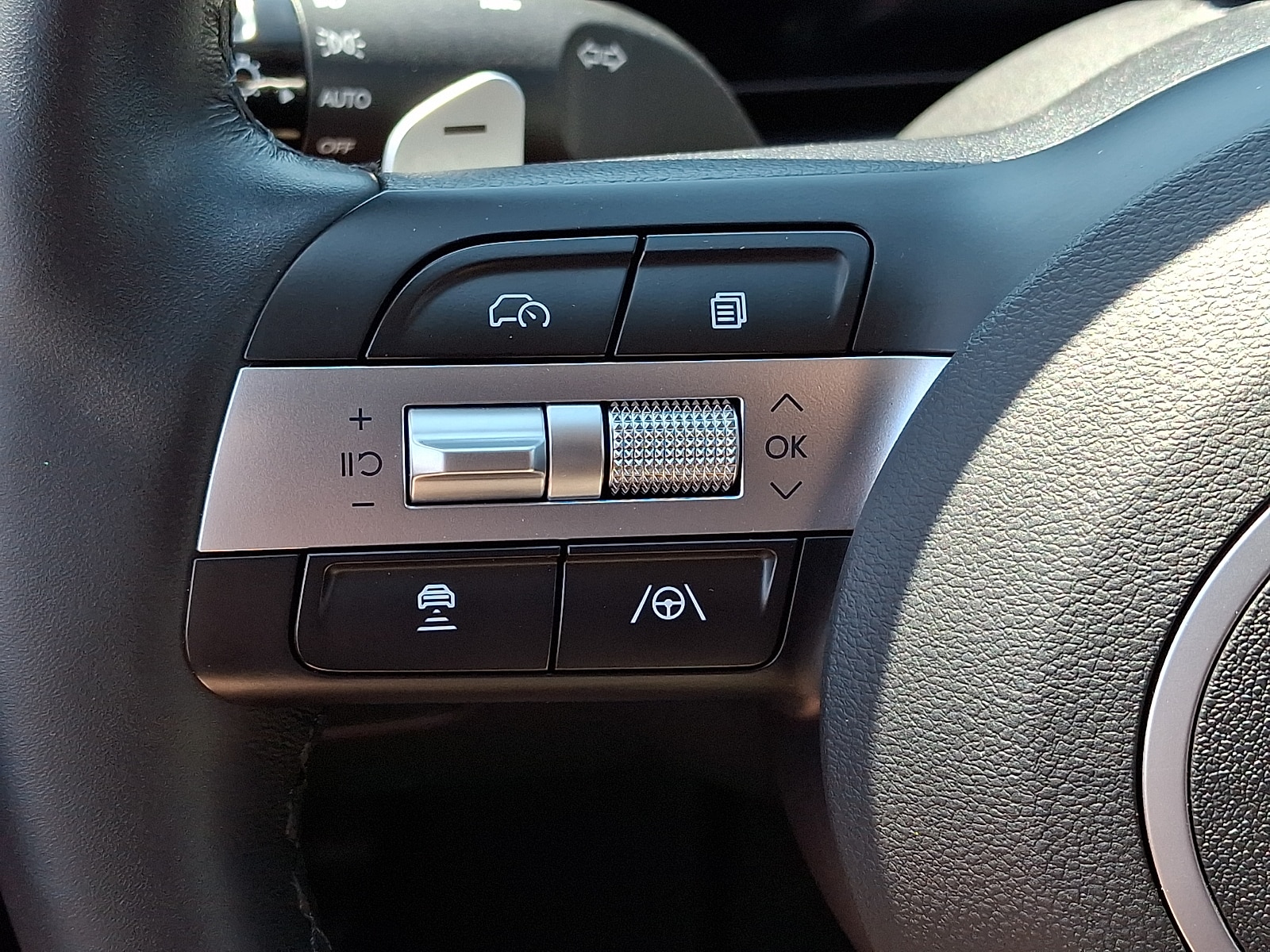 2025 Hyundai Tucson Limited - Photo 23
