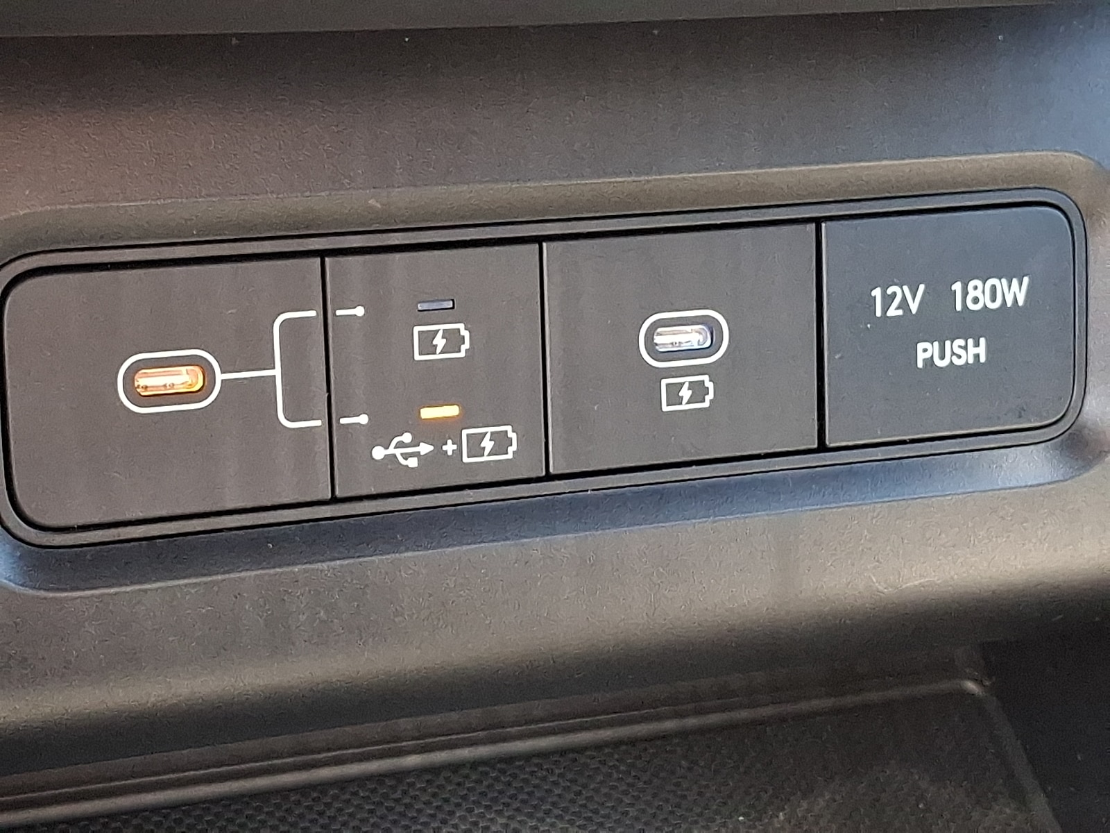 2025 Hyundai Tucson Limited - Photo 27