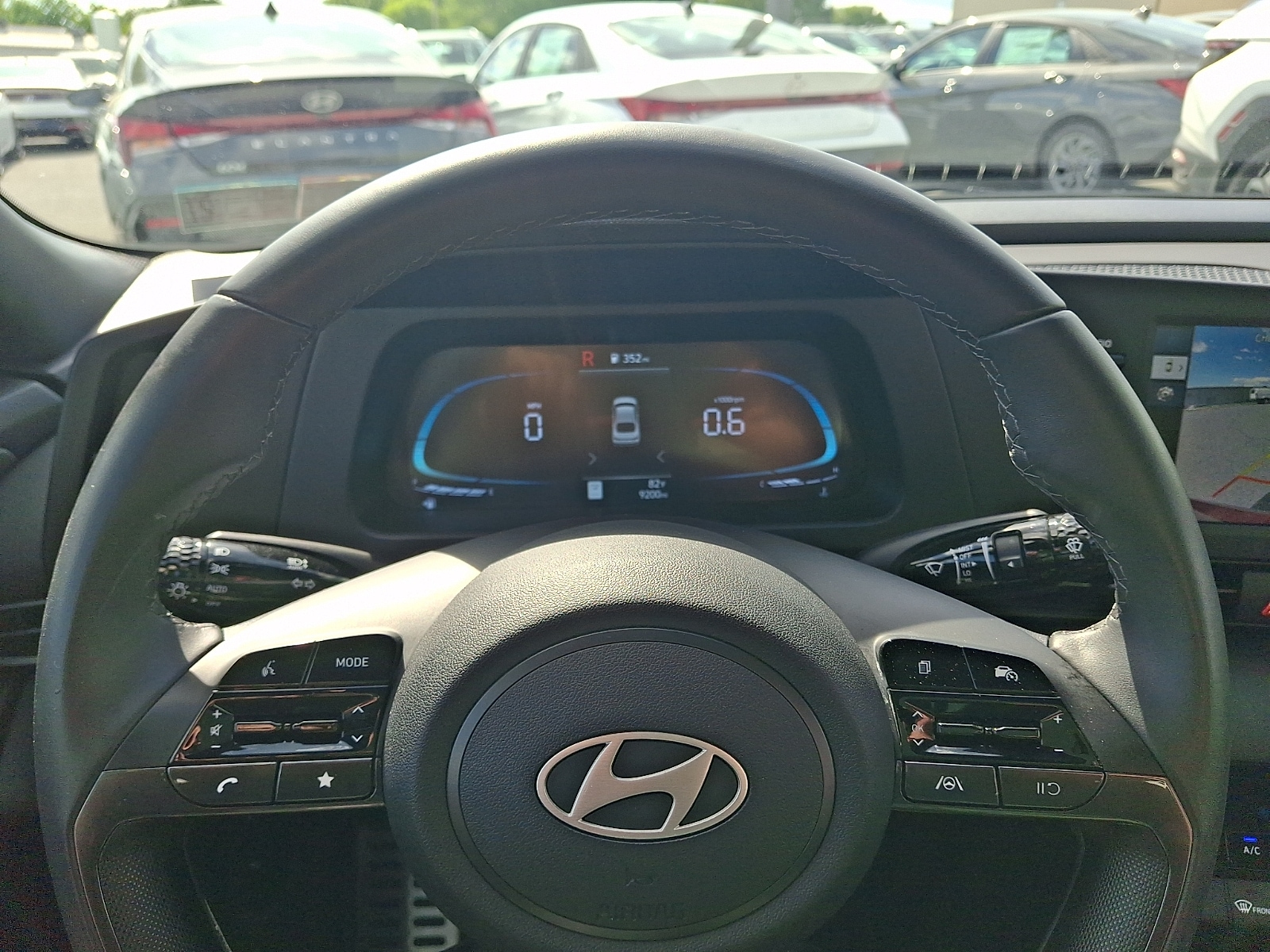 2025 Hyundai Elantra SEL - Photo 19