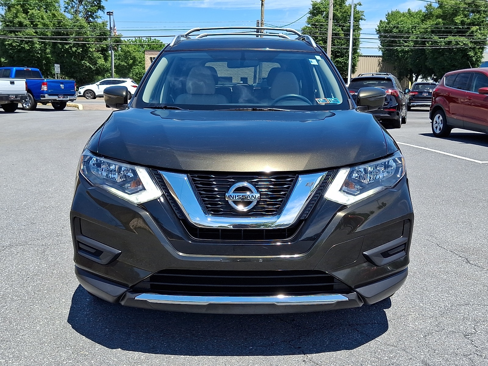 Used 2017 Nissan Rogue SV with VIN KNMAT2MV8HP568979 for sale in East Petersburg, PA
