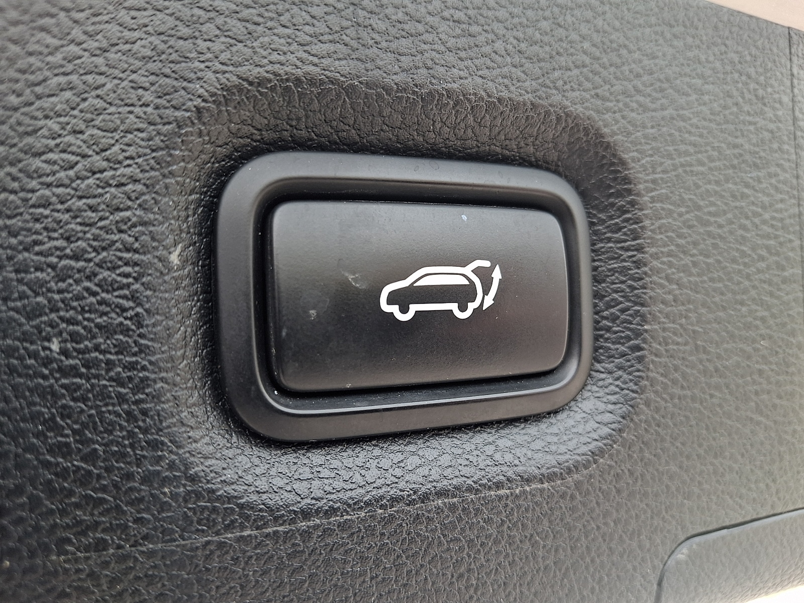 2020 Hyundai Santa Fe Limited - Photo 31
