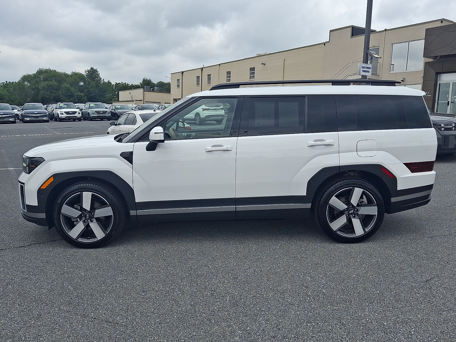 2026 Hyundai Santa Fe Limited - Photo 8