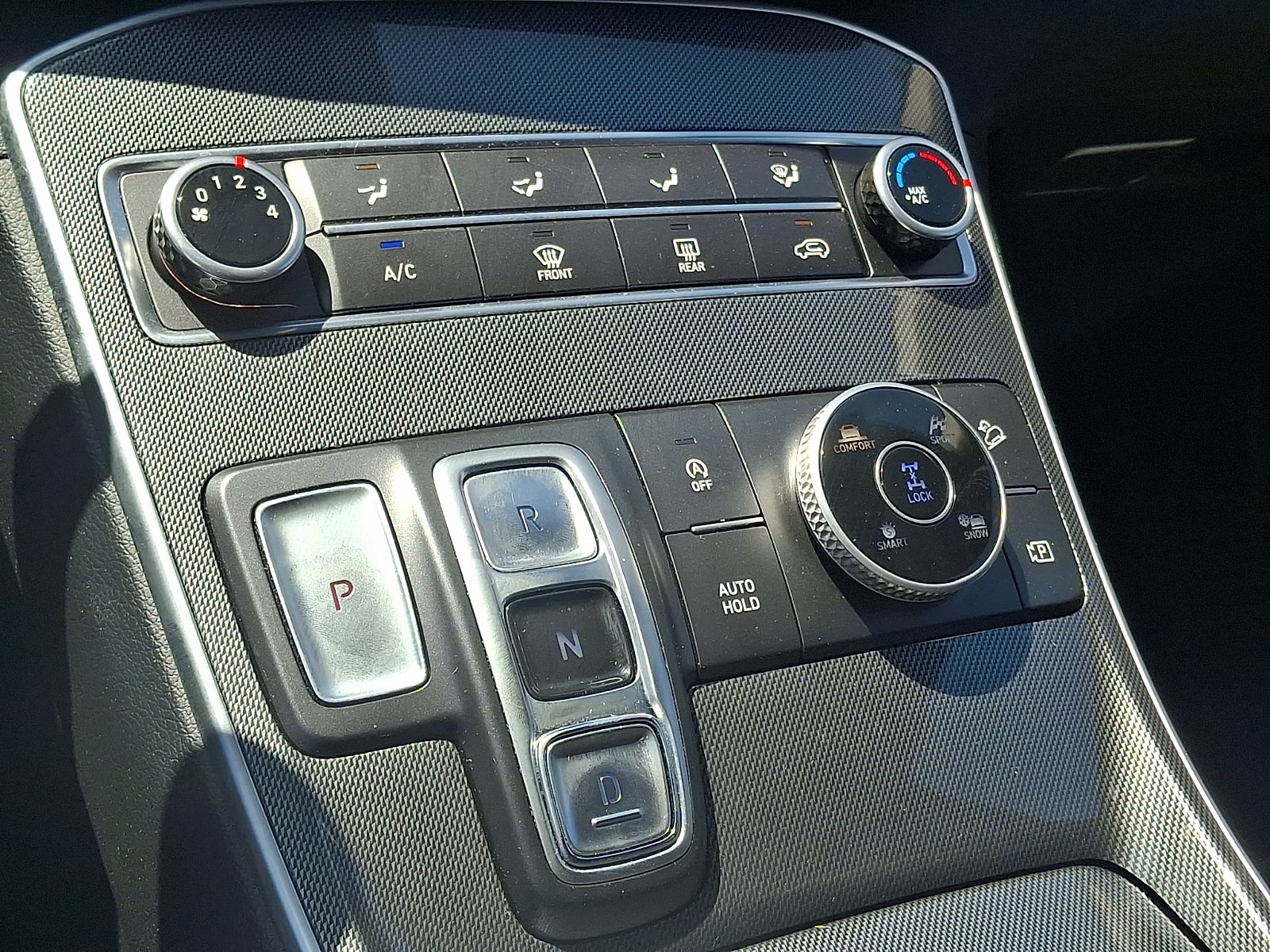 2023 Hyundai Santa Fe SE - Photo 16