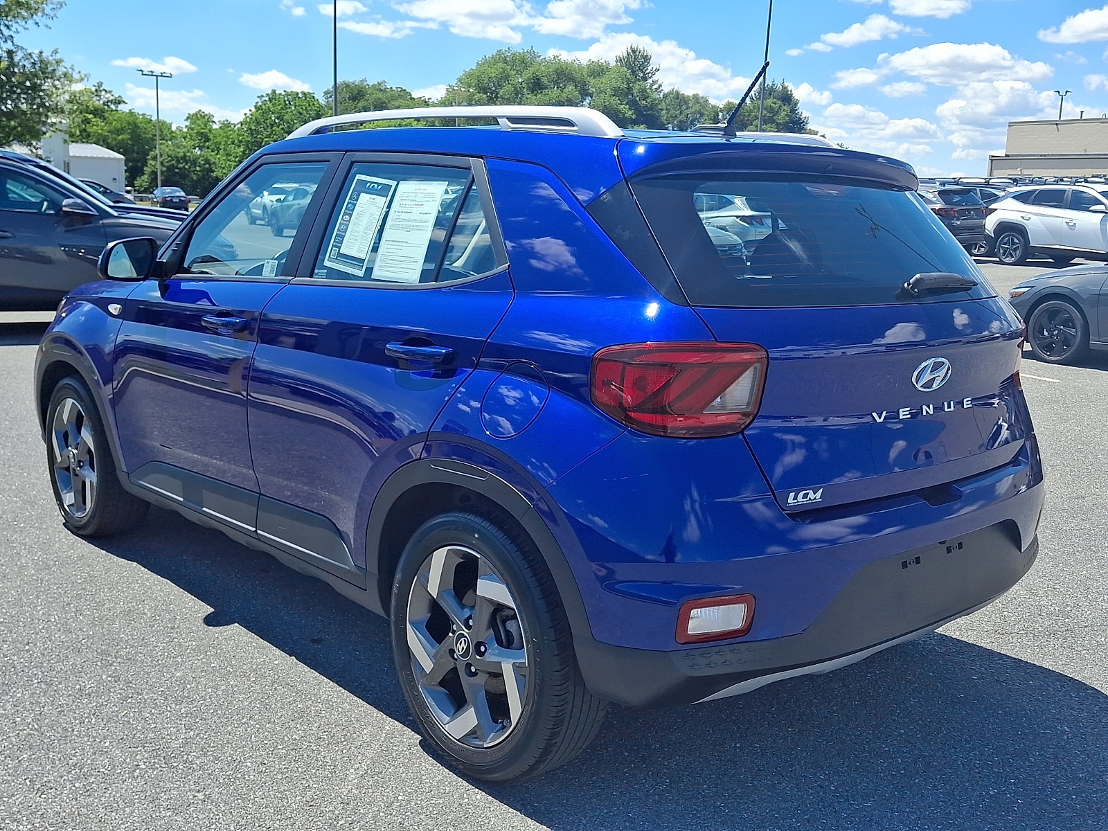 2025 Hyundai Venue SEL - Photo 7