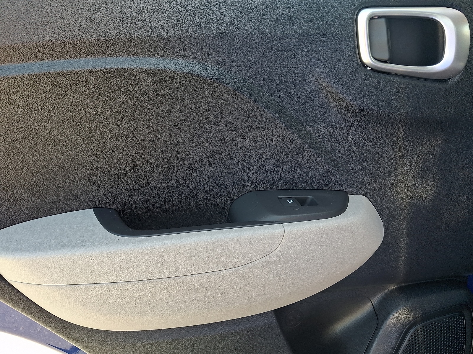 2025 Hyundai Venue SEL - Photo 13