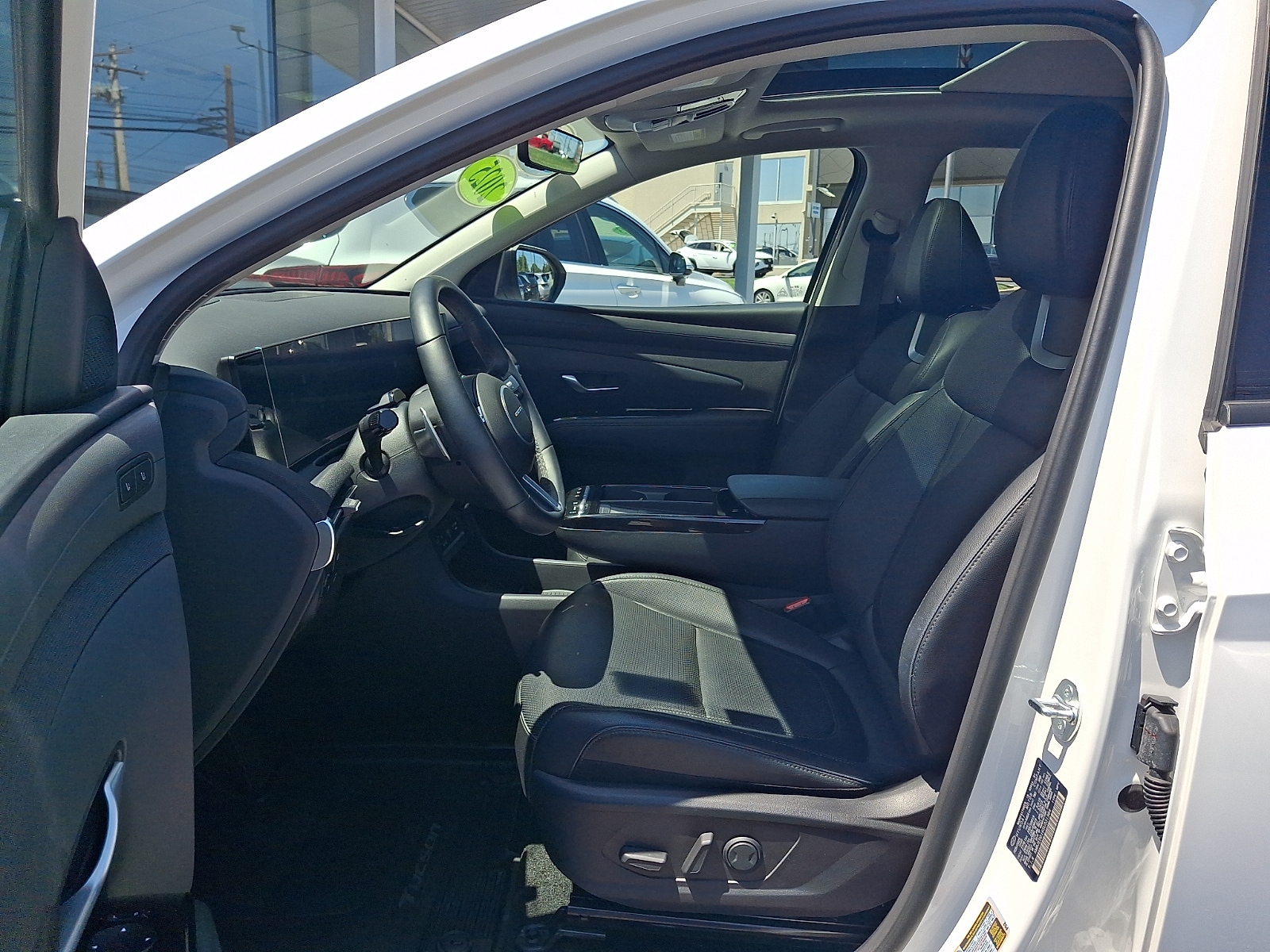 2025 Hyundai Tucson Limited - Photo 14