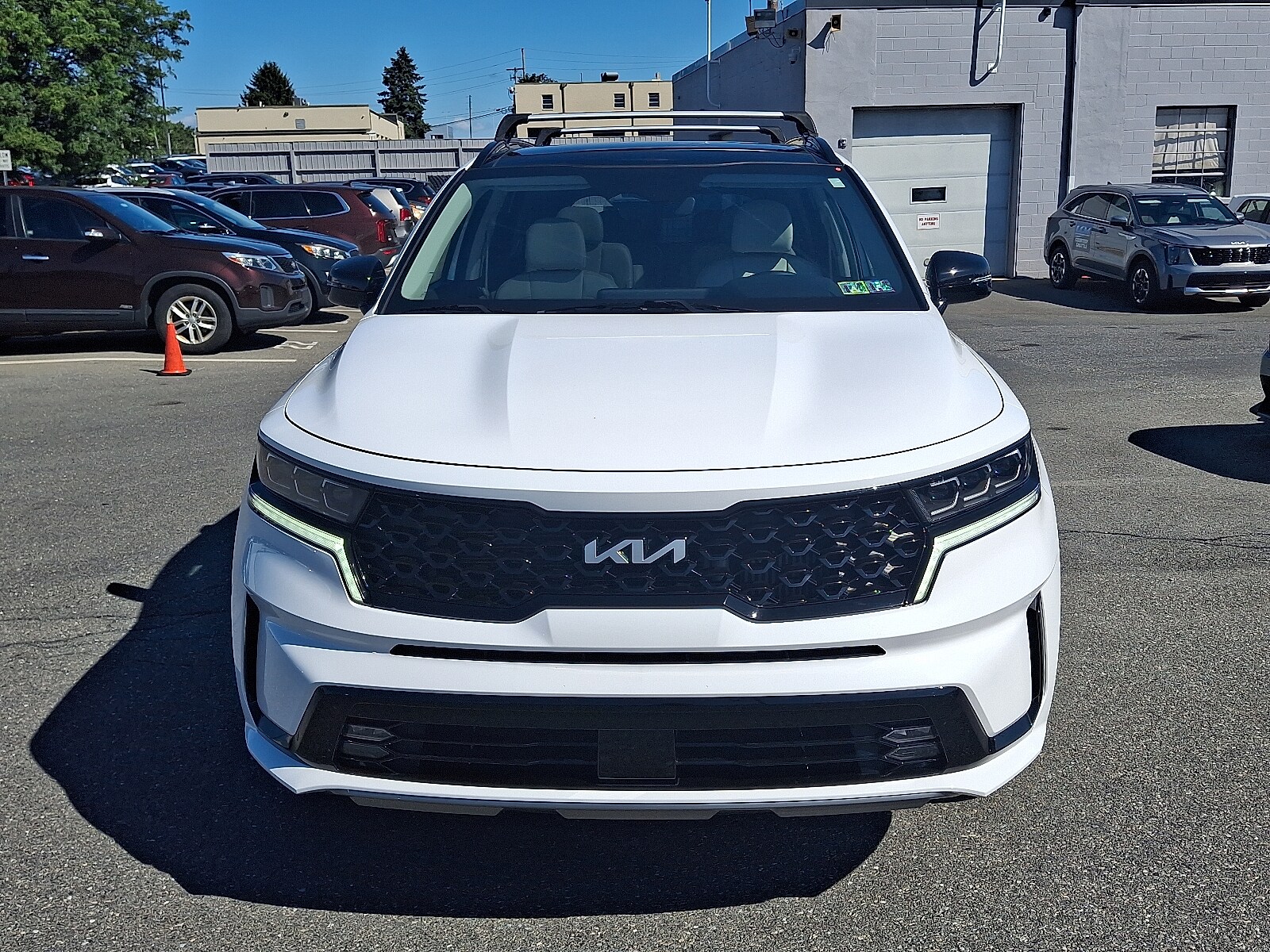 2022 Kia Sorento SX photo 2