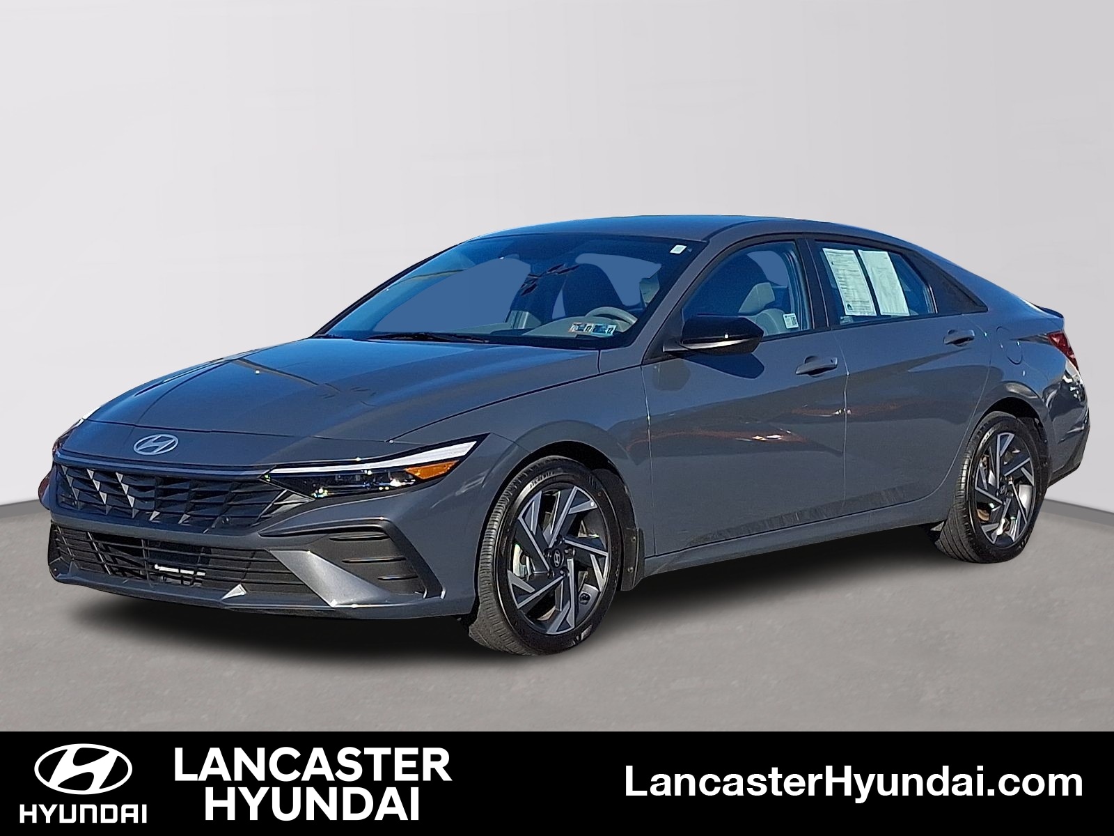 2025 Hyundai Elantra SEL's photo