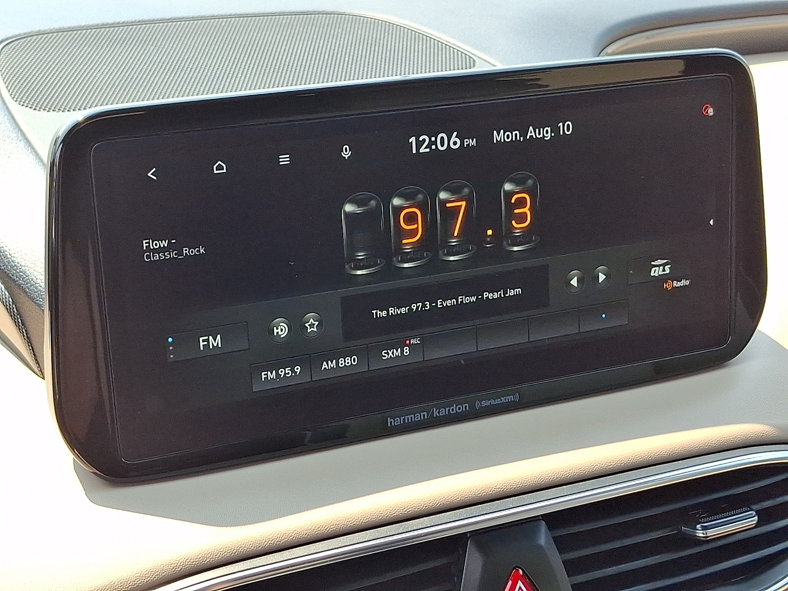 2021 Hyundai Santa Fe Limited - Photo 18