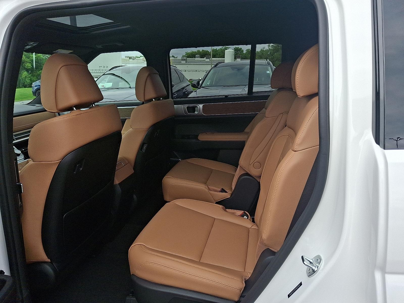 2026 Hyundai Santa Fe Limited - Photo 6