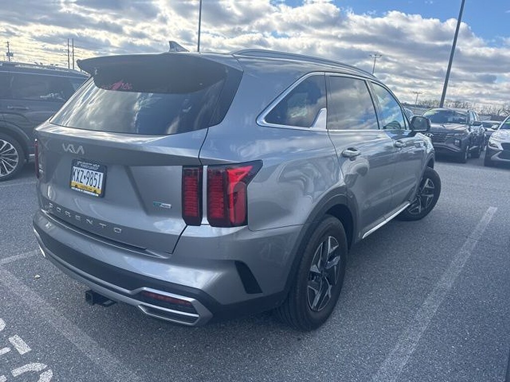 Used 2022 Kia Sorento Hybrid S SUV