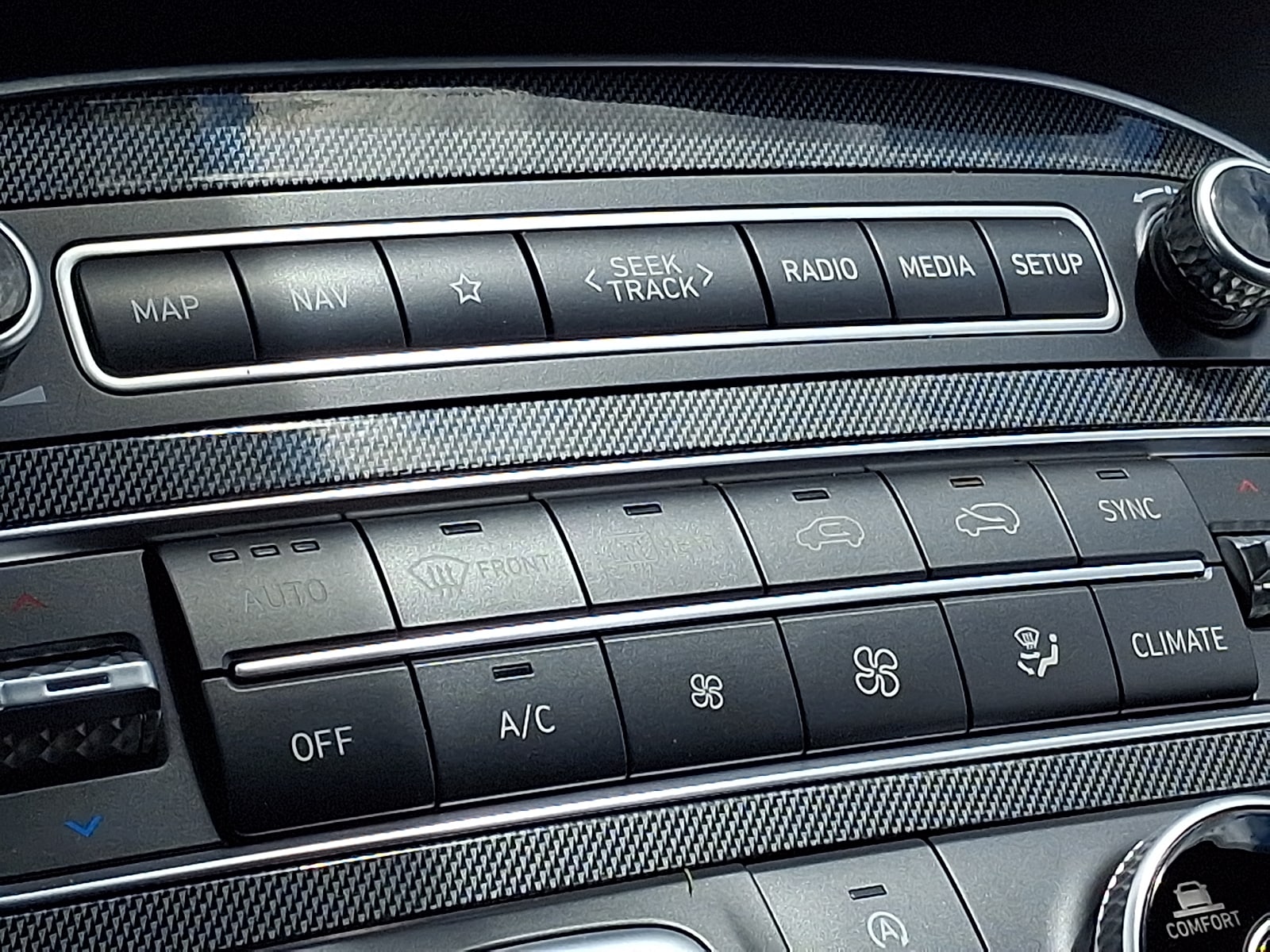 2021 Hyundai Santa Fe Limited - Photo 16