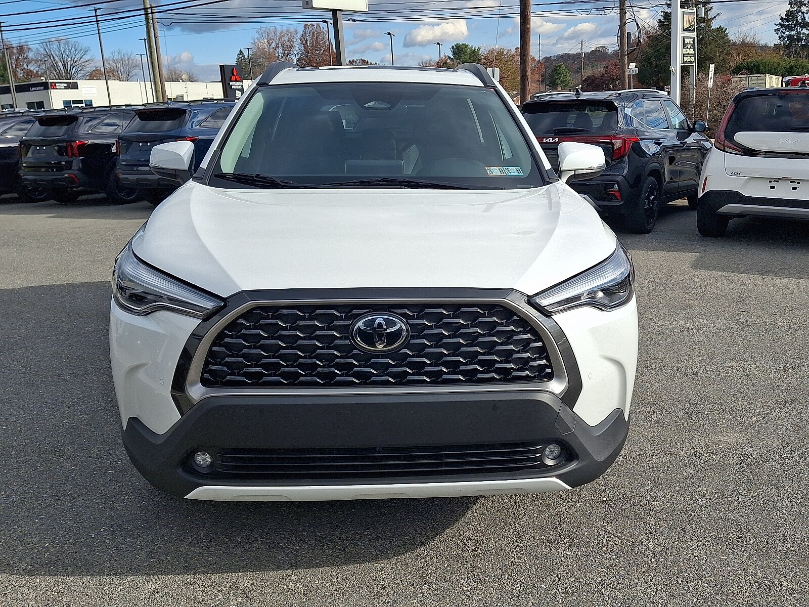 2023 Toyota Corolla Cross XLE photo 2