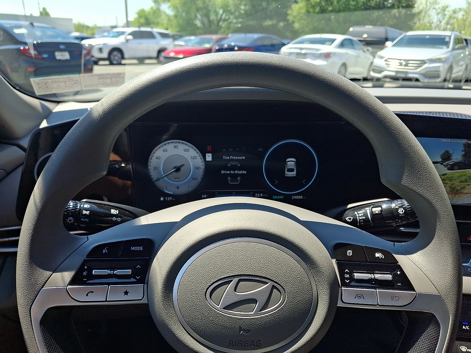 2024 Hyundai Elantra SEL - Photo 19