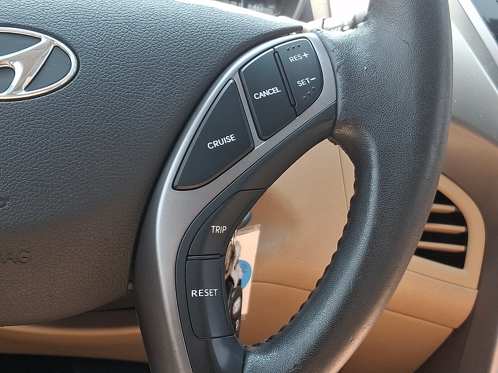 2013 Hyundai Elantra Limited - Photo 22