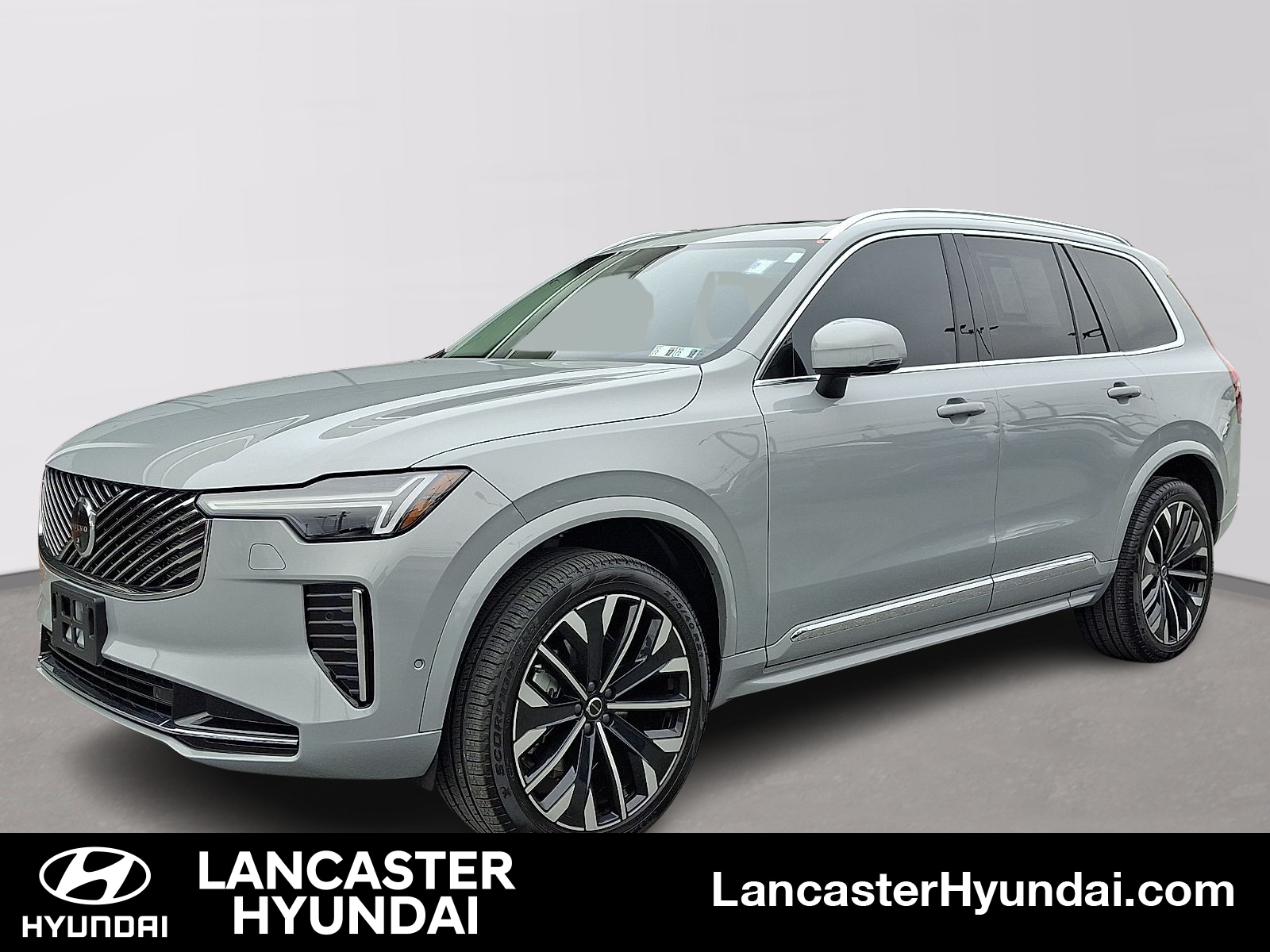 2025 Volvo XC90 Plus's photo