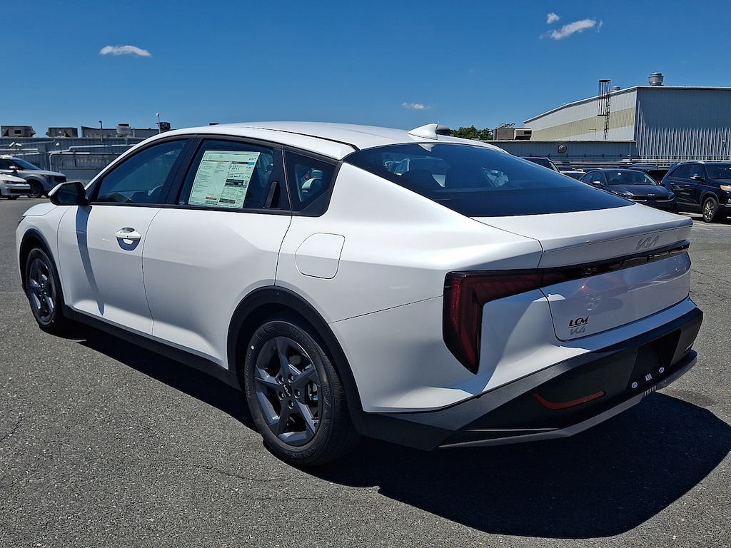 New 2026 Kia K4 LXS Sedan