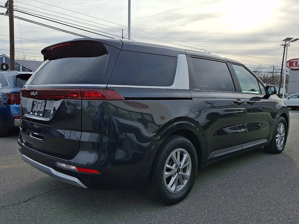 Certified 2024 Kia Carnival LX MPV