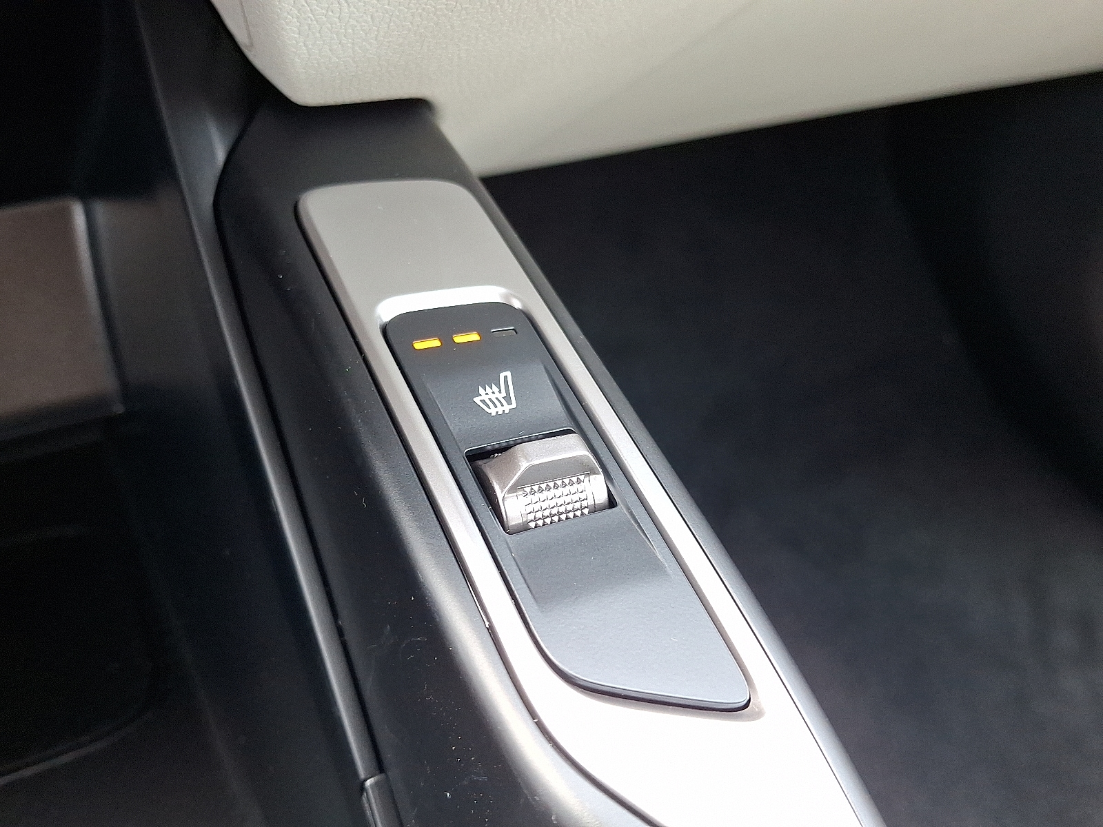 2025 Kia Sorento S - Photo 16
