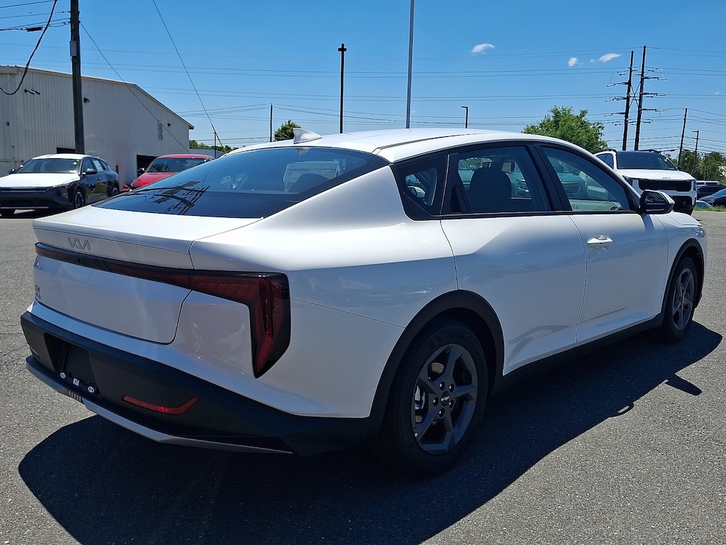 New 2026 Kia K4 LXS Sedan
