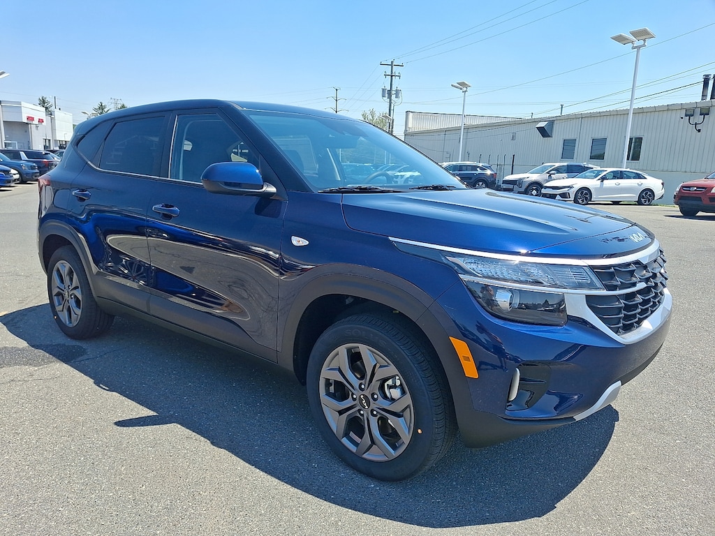 New 2026 Kia Seltos LX SUV