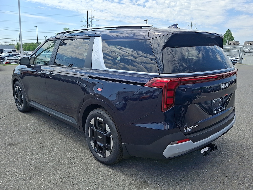 New 2026 Kia Carnival EX Van Passenger Van