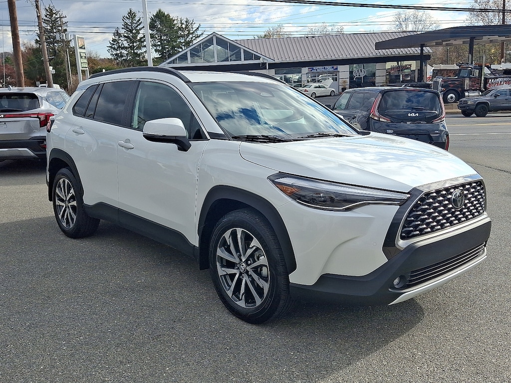 Used 2023 Toyota Corolla Cross XLE SUV