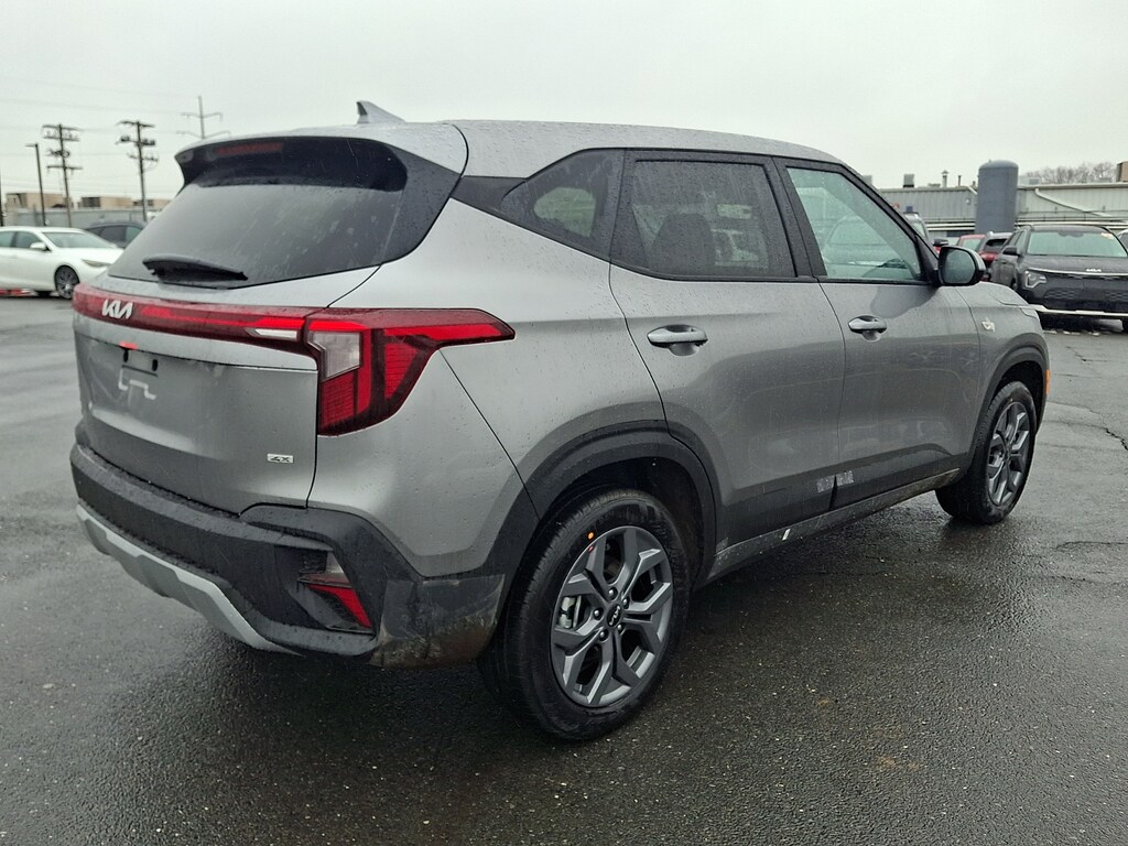 New 2026 Kia Seltos LX SUV